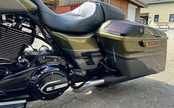 Gebrauchtmotorrad Harley-Davidson Road Glide FLTRX - Bild 6