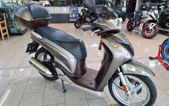 Gebrauchtmotorrad Honda SH125 - Bild 1 Gebrauchtmotorrad Honda SH125 - Bild 1