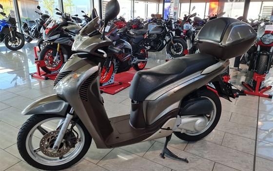 Gebrauchtmotorrad Honda SH125 - Bild 3