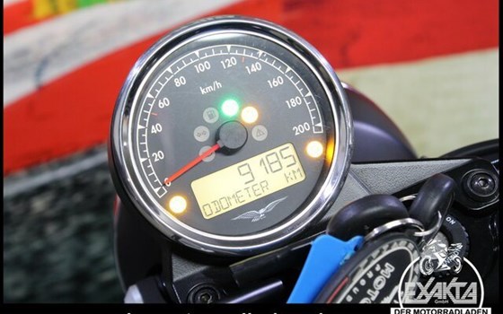 Gebrauchtmotorrad Moto Guzzi V7 III Stone - Bild 11