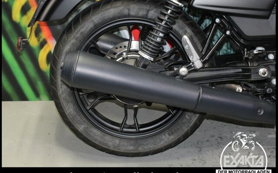 Gebrauchtmotorrad Moto Guzzi V7 III Stone - Bild 20