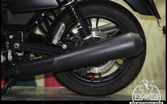 Gebrauchtmotorrad Moto Guzzi V7 III Stone - Bild 23