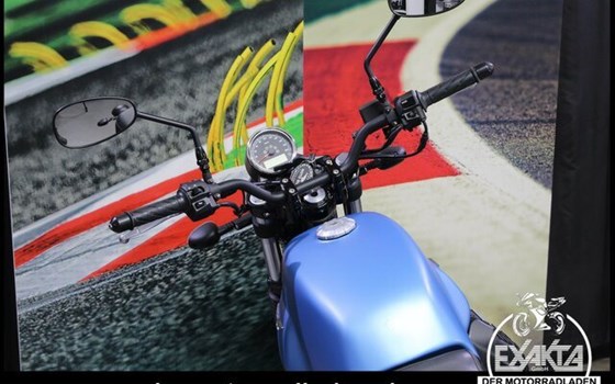 Gebrauchtmotorrad Moto Guzzi V7 III Stone - Bild 9