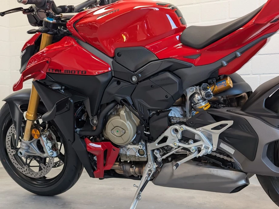 Angebot Ducati Streetfighter V4 S Bild 6: Angebot Ducati Streetfighter V4 S
