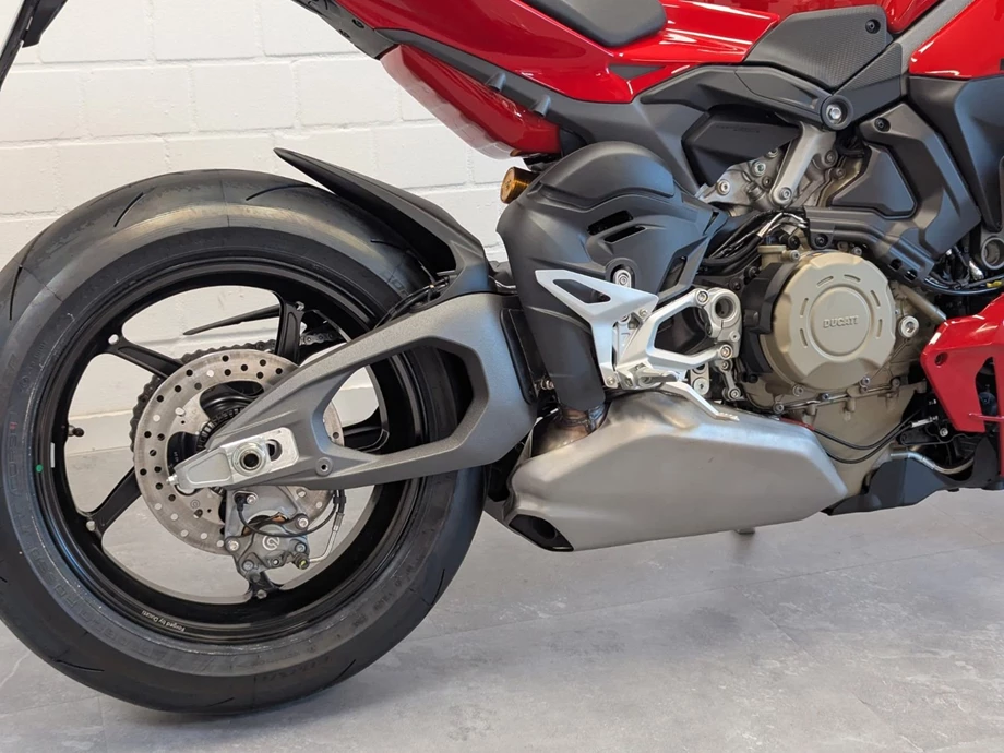 Angebot Ducati Streetfighter V4 S Bild 7: Angebot Ducati Streetfighter V4 S