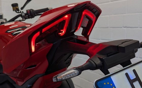Neufahrzeug Ducati Streetfighter V4 S - Bild 8