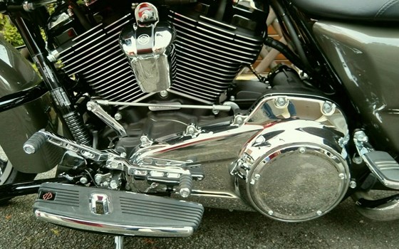 Gebrauchtmotorrad Harley-Davidson Road Glide FLTRX - Bild 11