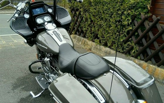 Gebrauchtmotorrad Harley-Davidson Road Glide FLTRX - Bild 2