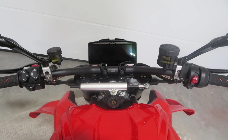 Angebot Ducati Streetfighter V4 Bild 10: Angebot Ducati Streetfighter V4