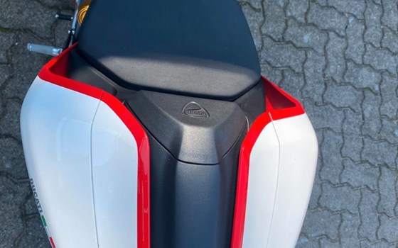 Gebrauchtmotorrad Ducati Panigale R - Bild 8