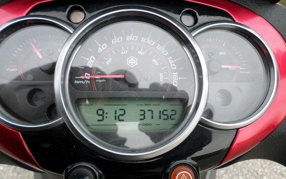 Gebrauchtmotorrad Piaggio Beverly 350ie Sport Touring - Bild 11 Gebrauchtmotorrad Piaggio Beverly 350ie Sport Touring - Bild 11