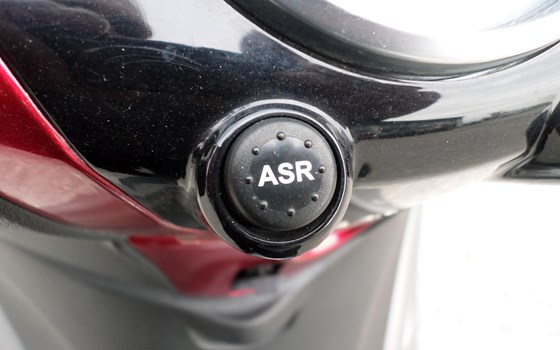 Gebrauchtmotorrad Piaggio Beverly 350ie Sport Touring - Bild 13 Gebrauchtmotorrad Piaggio Beverly 350ie Sport Touring - Bild 13