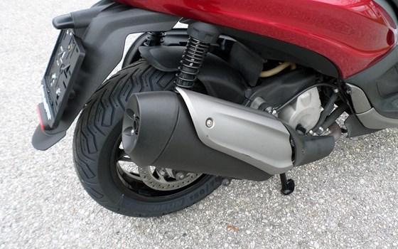 Gebrauchtmotorrad Piaggio Beverly 350ie Sport Touring - Bild 15 Gebrauchtmotorrad Piaggio Beverly 350ie Sport Touring - Bild 15