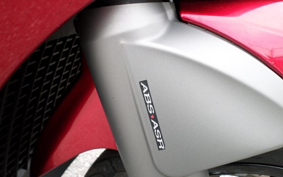 Gebrauchtmotorrad Piaggio Beverly 350ie Sport Touring - Bild 16 Gebrauchtmotorrad Piaggio Beverly 350ie Sport Touring - Bild 16