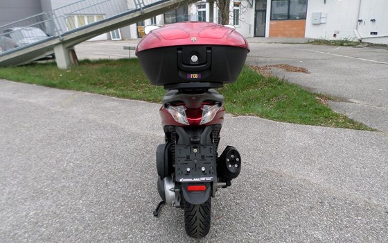Gebrauchtmotorrad Piaggio Beverly 350ie Sport Touring - Bild 4 Gebrauchtmotorrad Piaggio Beverly 350ie Sport Touring - Bild 4