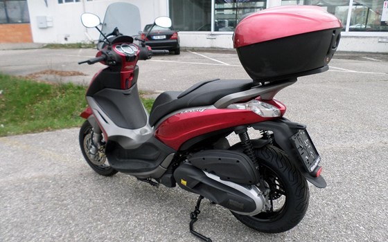 Gebrauchtmotorrad Piaggio Beverly 350ie Sport Touring - Bild 5 Gebrauchtmotorrad Piaggio Beverly 350ie Sport Touring - Bild 5