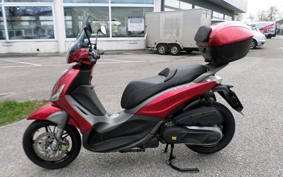 Gebrauchtmotorrad Piaggio Beverly 350ie Sport Touring - Bild 6 Gebrauchtmotorrad Piaggio Beverly 350ie Sport Touring - Bild 6