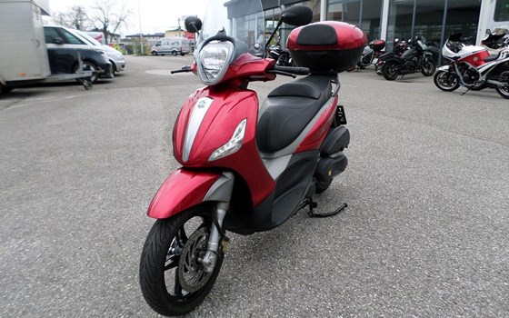 Gebrauchtmotorrad Piaggio Beverly 350ie Sport Touring - Bild 7 Gebrauchtmotorrad Piaggio Beverly 350ie Sport Touring - Bild 7