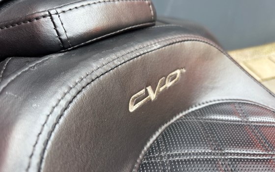 Gebrauchtmotorrad Harley-Davidson CVO Street Glide FLHXSE - Bild 10 Gebrauchtmotorrad Harley-Davidson CVO Street Glide FLHXSE - Bild 10