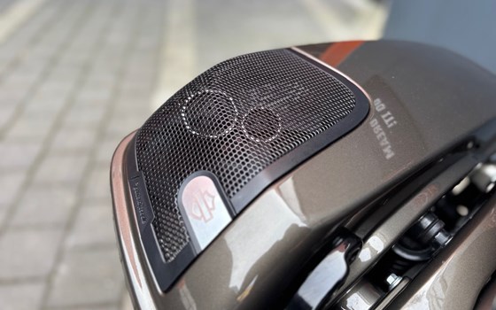 Gebrauchtmotorrad Harley-Davidson CVO Street Glide FLHXSE - Bild 5 Gebrauchtmotorrad Harley-Davidson CVO Street Glide FLHXSE - Bild 5