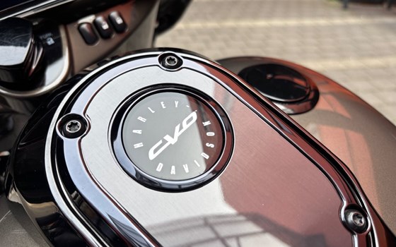 Gebrauchtmotorrad Harley-Davidson CVO Street Glide FLHXSE - Bild 7 Gebrauchtmotorrad Harley-Davidson CVO Street Glide FLHXSE - Bild 7