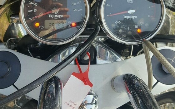 Gebrauchtmotorrad Triumph Rocket III - Bild 6