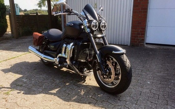 Gebrauchtmotorrad Triumph Rocket III Roadster - Bild 2