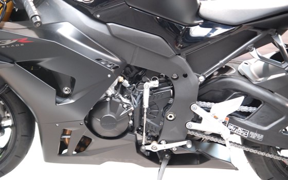 Neufahrzeug Honda CBR1000RR-R Fireblade SP - Bild 9