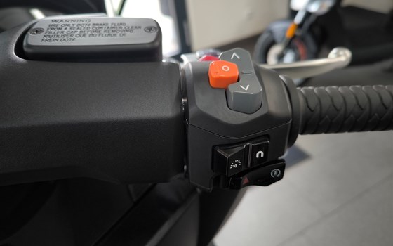 Gebrauchtmotorrad Kymco AK 550i ABS PREMIUM - Bild 10