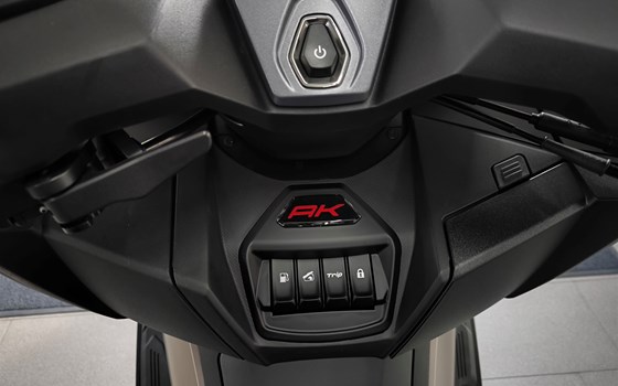 Gebrauchtmotorrad Kymco AK 550i ABS PREMIUM - Bild 9