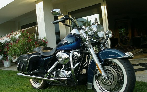 Gebrauchtmotorrad Harley-Davidson Road King Classic FLHRC - Bild 11