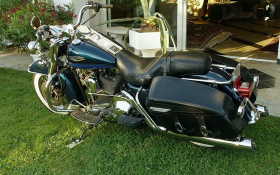 Gebrauchtmotorrad Harley-Davidson Road King Classic FLHRC - Bild 12