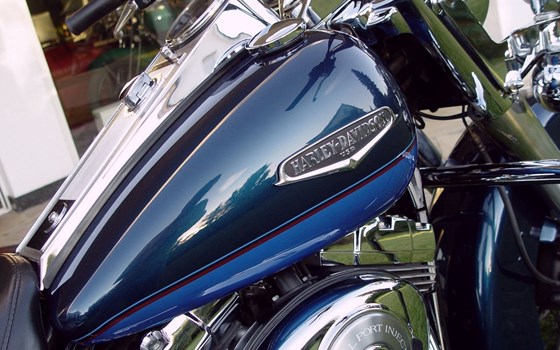 Gebrauchtmotorrad Harley-Davidson Road King Classic FLHRC - Bild 24