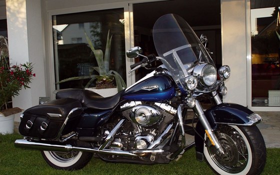 Gebrauchtmotorrad Harley-Davidson Road King Classic FLHRC - Bild 8