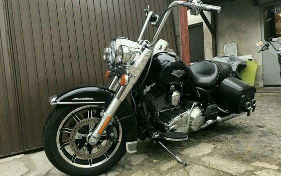 Gebrauchtmotorrad Harley-Davidson Road King Classic FLHRC - Bild 4