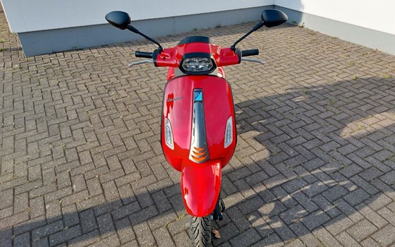 Neufahrzeug Vespa Sprint - Bild 3