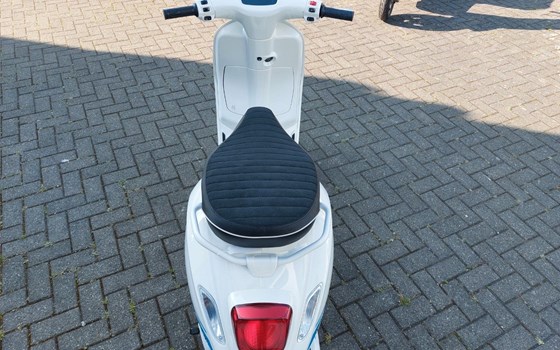 Neufahrzeug Vespa Sprint - Bild 9