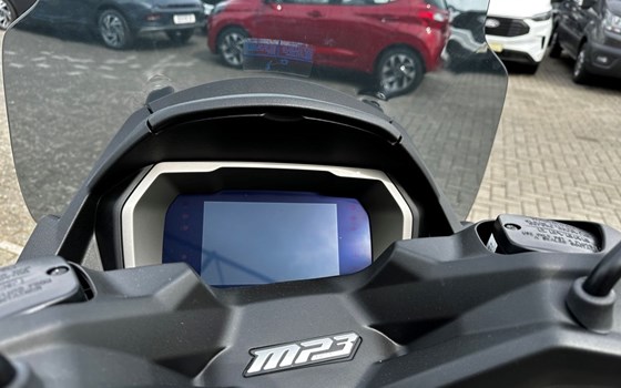 Neufahrzeug Piaggio MP3 530 HPE Exclusive - Bild 12