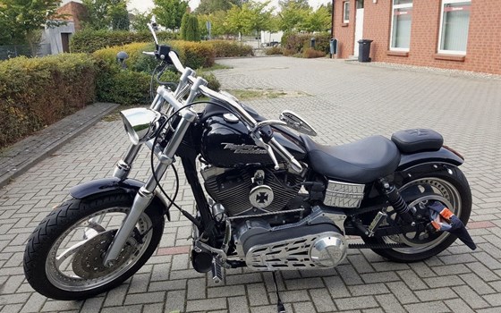 Gebrauchtmotorrad Harley-Davidson Dyna Street Bob FXDB - Bild 1