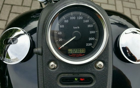 Gebrauchtmotorrad Harley-Davidson Dyna Street Bob FXDB - Bild 6