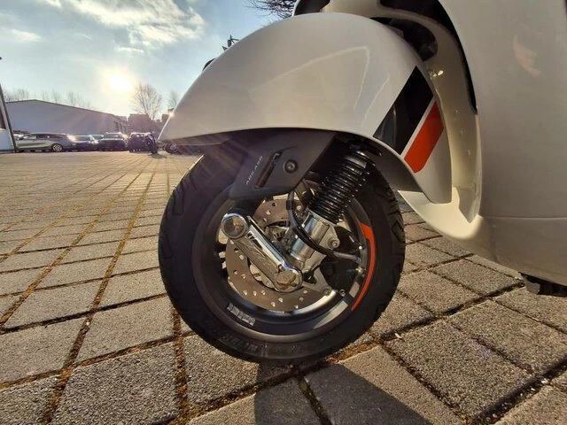 Offer Vespa GTS 310 SuperSport Bild 8: Offer Vespa GTS 310 SuperSport