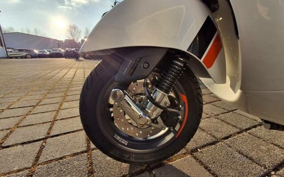 Neufahrzeug Vespa GTS 310 SuperSport - Bild 8
