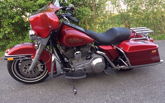 Gebrauchtmotorrad Harley-Davidson Electra Glide Classic FLHTC - Bild 2