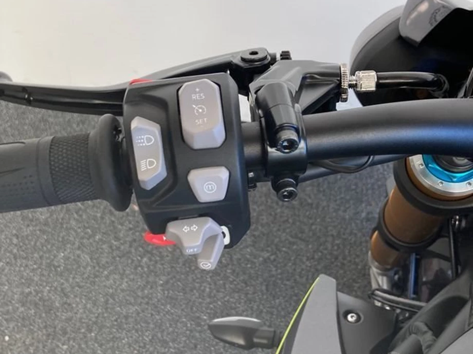 Angebot Triumph Speed Triple 1200 RS Bild 17: Angebot Triumph Speed Triple 1200 RS