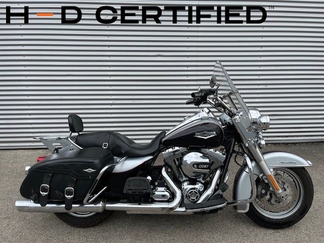 Harley-Davidson Road King Classic FLHRC (Brilliant Silver/Vivid Black) - Bild 1