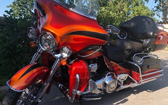 Gebrauchtmotorrad Harley-Davidson CVO FLHTCUSE Ultra Classic Electra Glide - Bild 1 Gebrauchtmotorrad Harley-Davidson CVO FLHTCUSE Ultra Classic Electra Glide - Bild 1