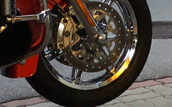 Gebrauchtmotorrad Harley-Davidson CVO FLHTCUSE Ultra Classic Electra Glide - Bild 2 Gebrauchtmotorrad Harley-Davidson CVO FLHTCUSE Ultra Classic Electra Glide - Bild 2