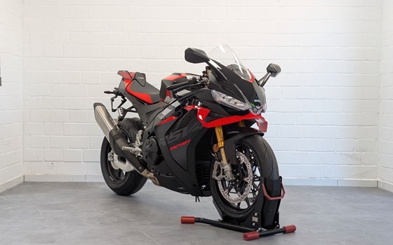 Neufahrzeug Aprilia RSV4 1100 Factory - Bild 1