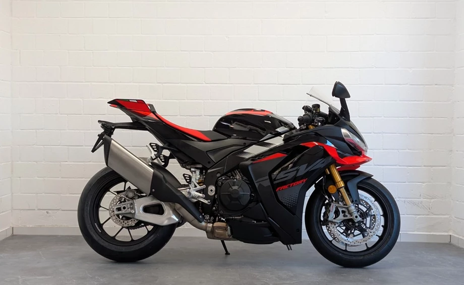 Angebot Aprilia RSV4 1100 Factory Bild 2: Angebot Aprilia RSV4 1100 Factory