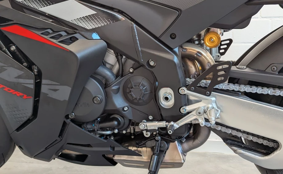 Angebot Aprilia RSV4 1100 Factory Bild 8: Angebot Aprilia RSV4 1100 Factory